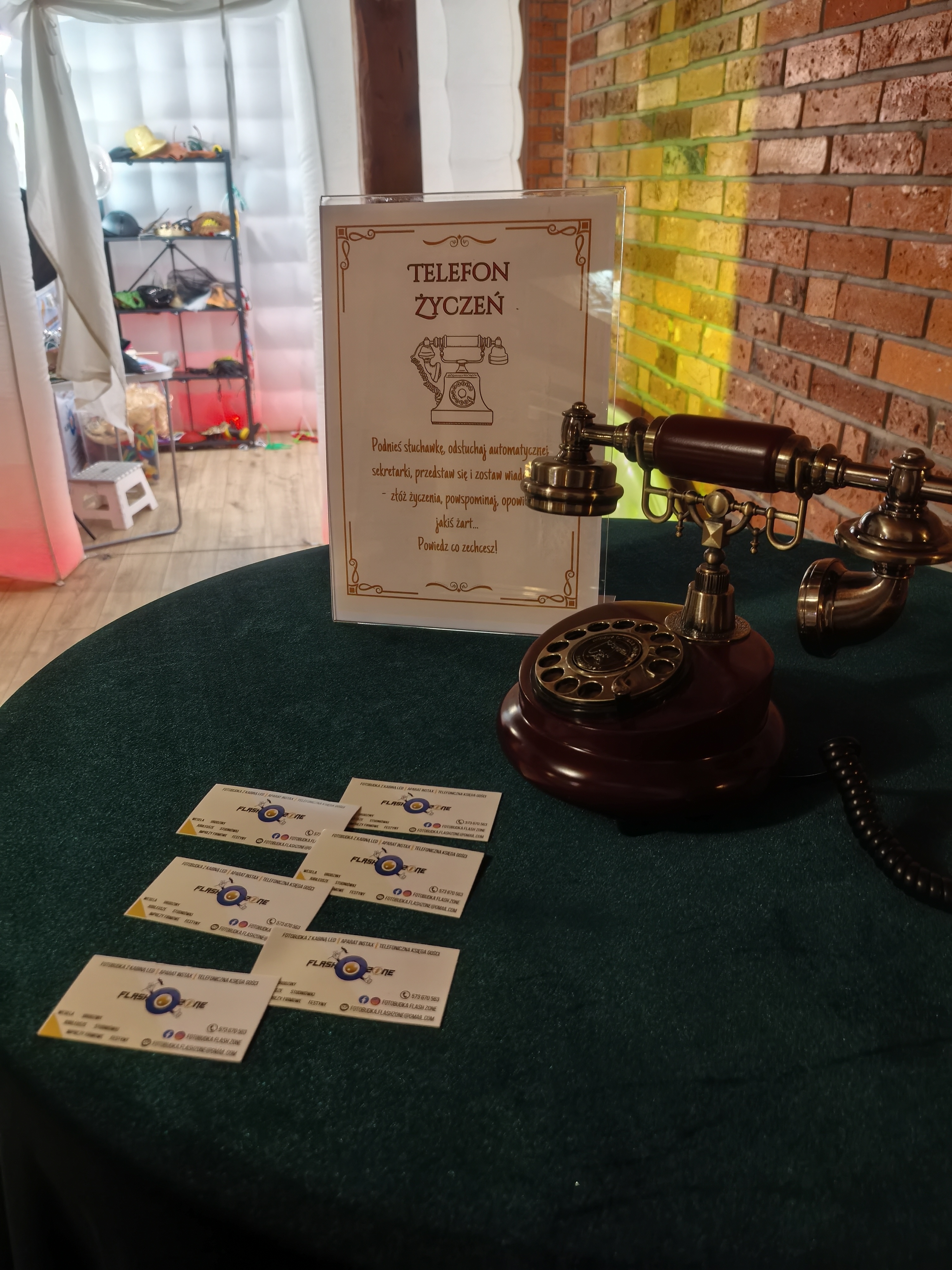 Telefon życzeń na urodziny i osiemnastki